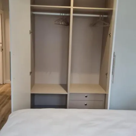 V53 Lb Apartment